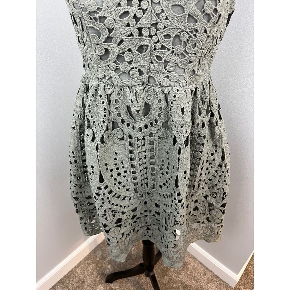 Altar’d State Gray Sleeveless Dress - Picture 4 of 6